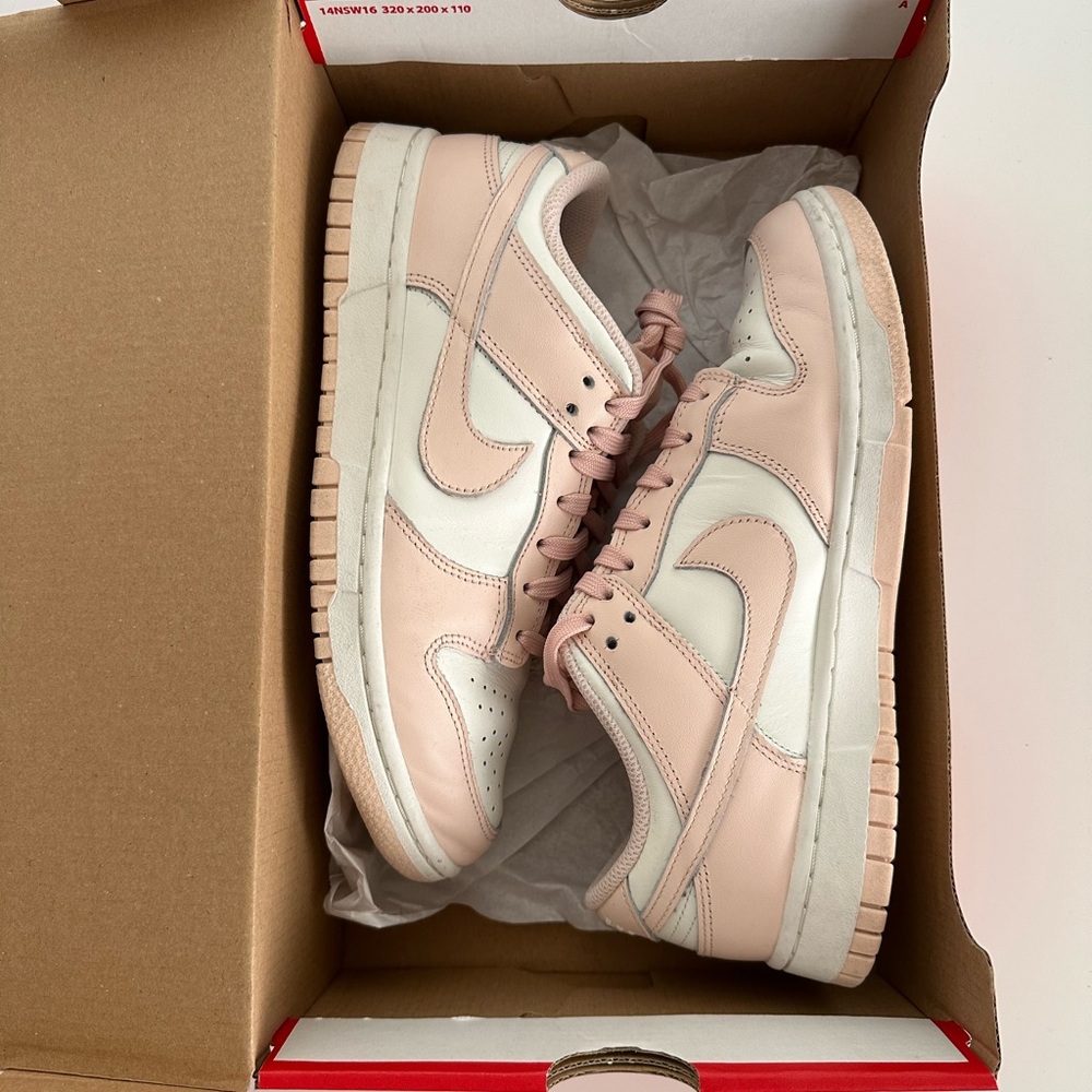WOMEN NIKE DUNKS “SAIL PEARL”